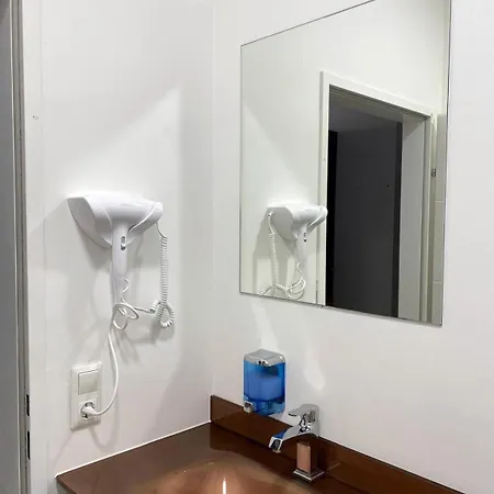 Hostel - 24h Self-check-in