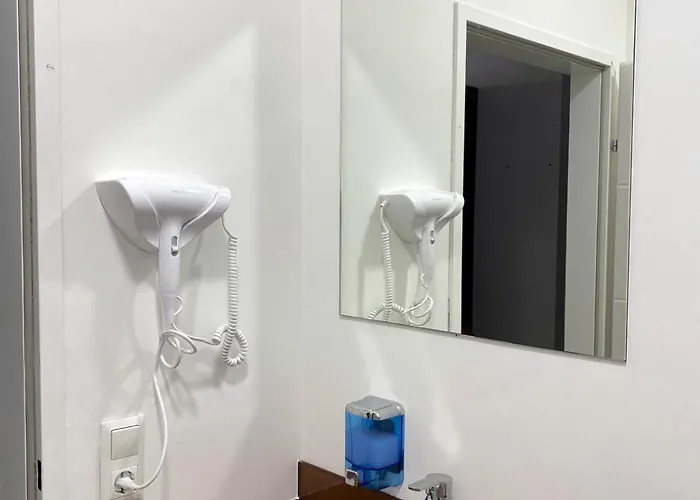 Hostel - 24h Self-check-in