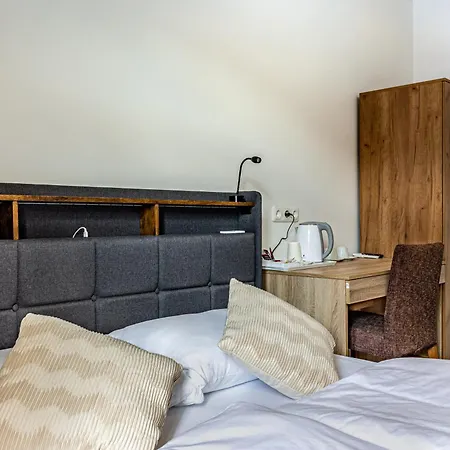 - 24h Self-check-in * Linz