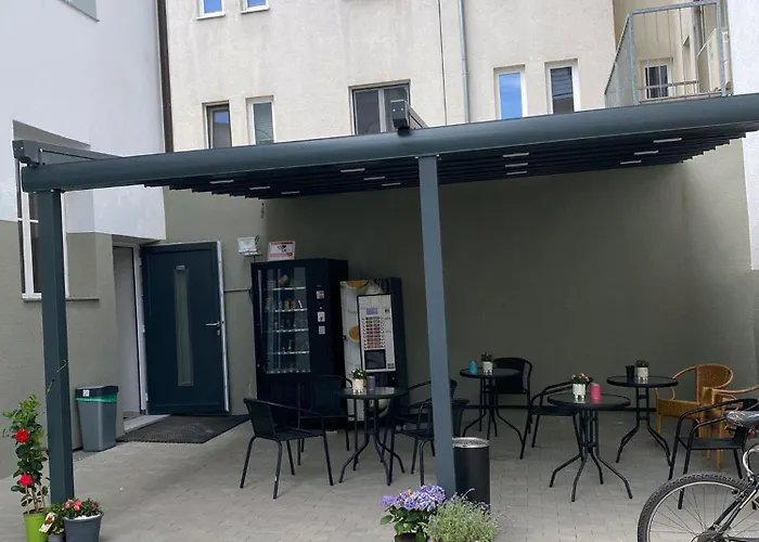 Hostal - 24h Self-check-in