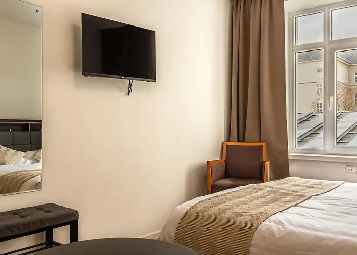 Hostal - 24h Self-check-in Linz